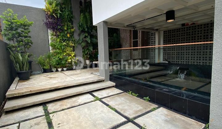 Dijual Rumah Hook Dominan Kayujati Design Arsitek di Kayu Putih, Pulogadung, Jakarta Timur