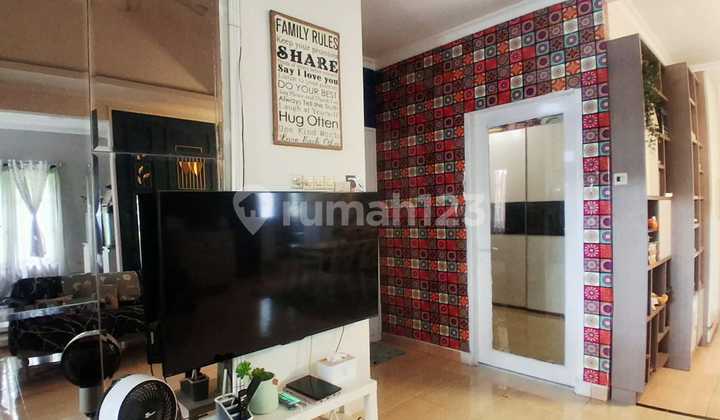 Dijual Rumah Hook 2 lantai di Taman Nirwana (Semi Furnished) 2