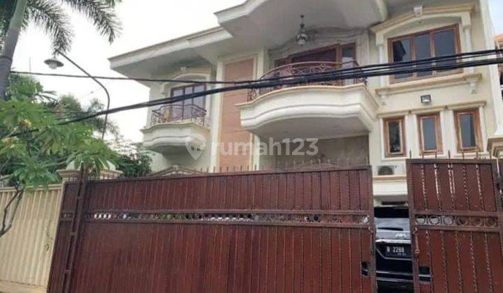 Dijual rumah Hoek di Sunter Danau Indah, Jakarta Utara. 1