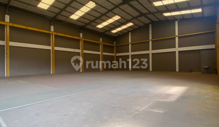 Translation: For Sale Warehouse on Jln Inspeksi Kalimalang, Location Near the Grandwisata Three-Way Intersection Towards the Eastern Toll Road.