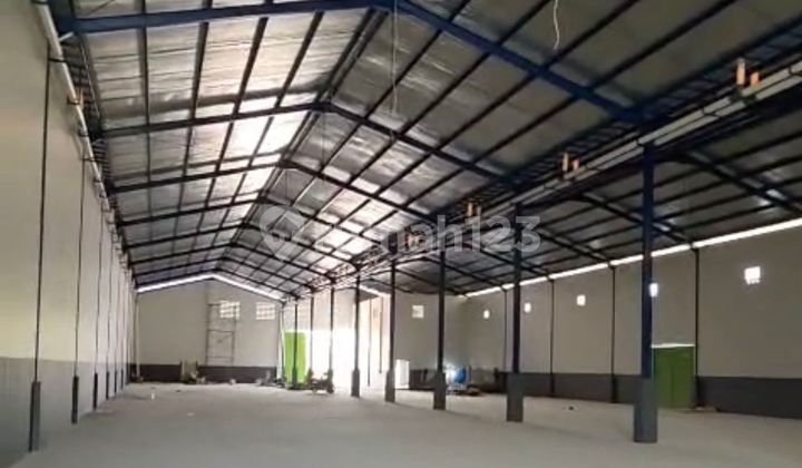 Warehouse with 40 Feet Container Access for Rent in Pakuhaji, Tangerang