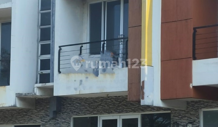 For Sale: 2-Story Shop House Ready to Use in Cikupa, Tangerang For Sale: 2-Story Shop House Ready to Use in Cikupa, Tangerang