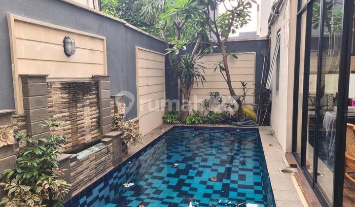 Townhouse Lokasi Sangat Tenang Bebas Banjir di Pejaten Barat With Pool Bagus 2