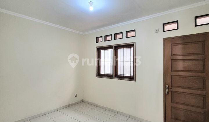 Disewakan Rumah 4 Kamar Tidur di Pondok Indah 2
