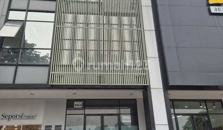 For Sale 3-Story Shop House in Fatmawati, Highly Strategic Location For Sale 3-Story Shop House in Fatmawati, Highly Strategic Location