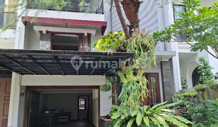 For Sale Beautiful 4 Bedroom House in Cilandak 2