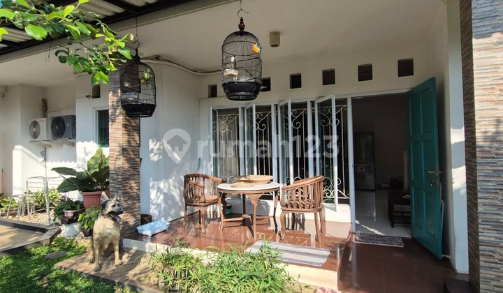 Rumah Cantik di Hoek Taman Bona Indah Lingkungan Tenang dan Asri