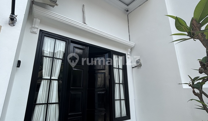 Disewakan Rumah 3 Lantai American Classic Design Di Pasar Minggu 2