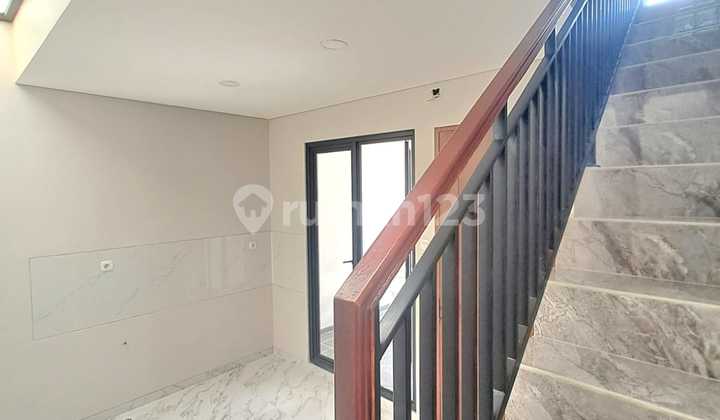 Brand New Hunian Konsep Apartemen House Dekat Akses Tol Andara dan MRT Bebas Banjir di Cilandak