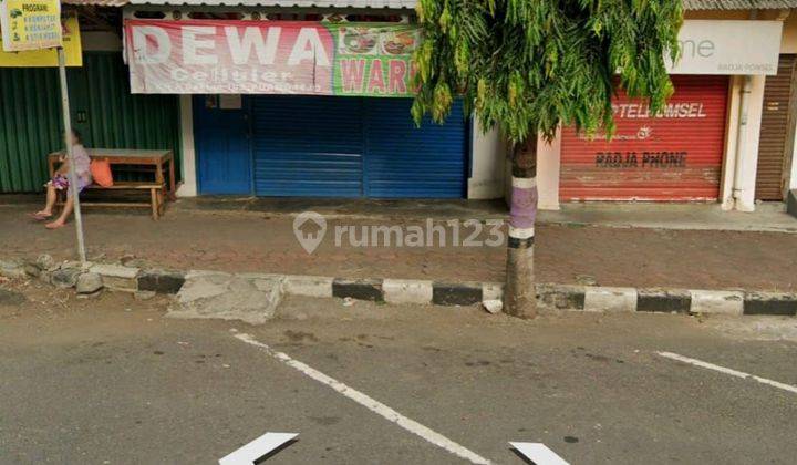 Rumah Pinggir Jalan 1