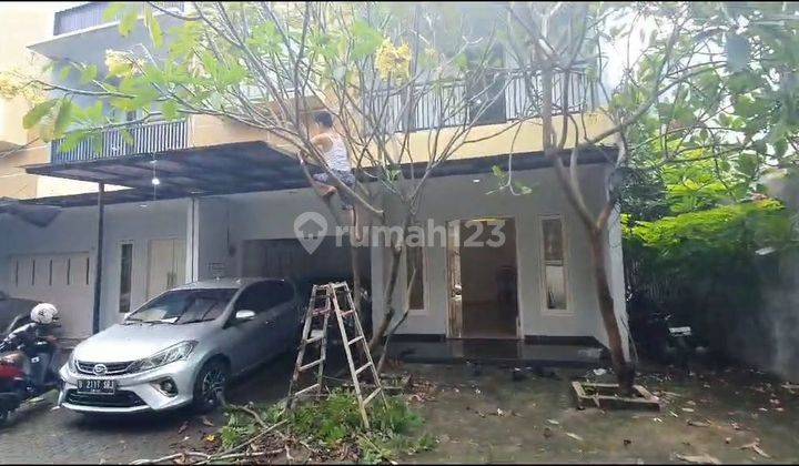 Rumah 2 lantai siap huni 1