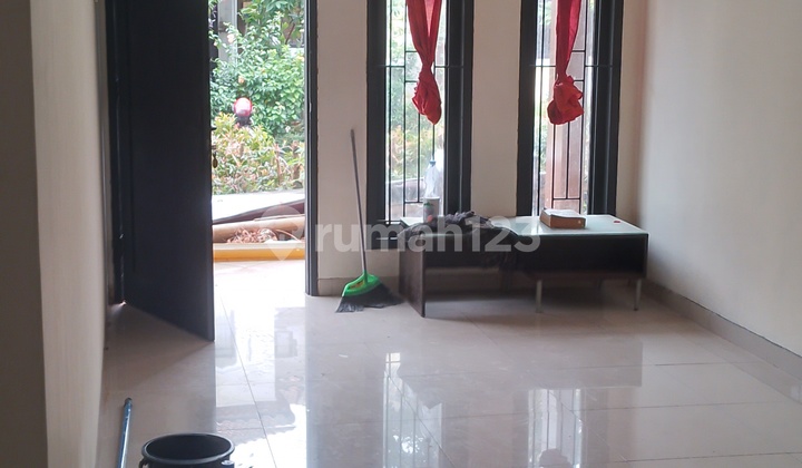 Rumah 2 Lantai Siap Huni Dekat Pusat Belanja & Bisnis 2