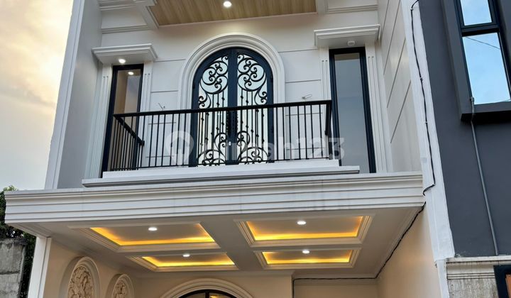 Rumah Mewah Modern Classic di Jagakarsa Jakarta Selatan Rumah Mewah Modern Classic di Jagakarsa Jakarta Selatan