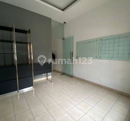 Dijual rumah siap huni lokasi strategis di area gandaria 2