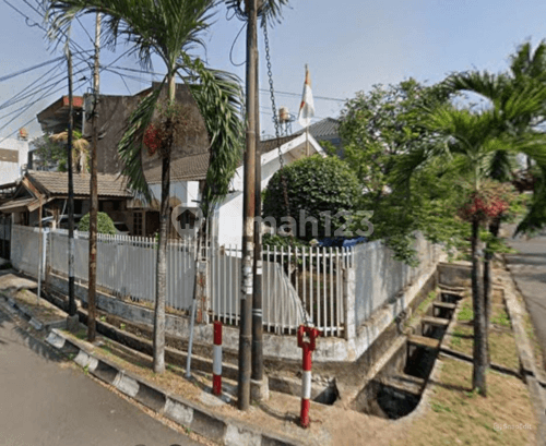 Dijual Rumah Hitung Tanah Pondok Indah Posisi Hoek 2