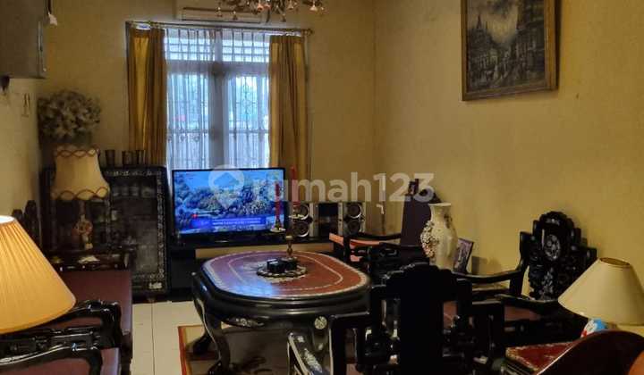 East Tebet House in Wide Road East Tebet House in Wide Road