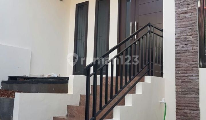 READY-TO-OCCUPY HOUSE ON MAWAR JINGGA STREET BCS KELAPA GADING