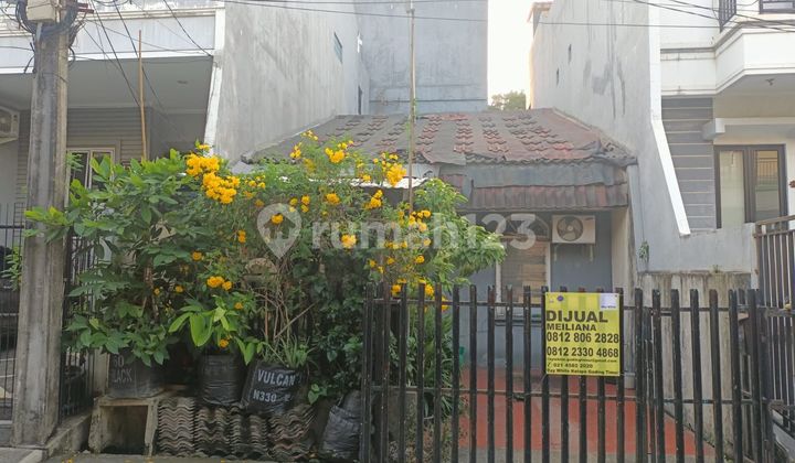 STANDARD HOUSE EAST GADING ELOK