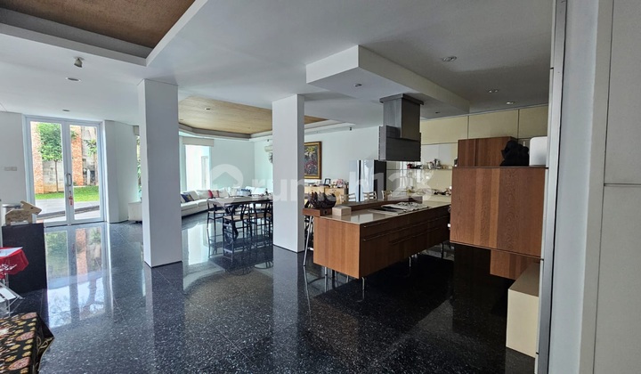 Nice Ready-to-Use House in Menteng 1