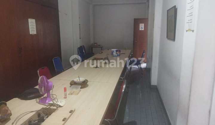Rumah Hang Lengkir Kebayoran Baru Letak Strategis (El)