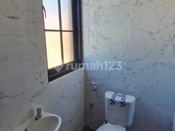 Rumah Bagus Unfurnished SHM Ketintang, Surabaya 2