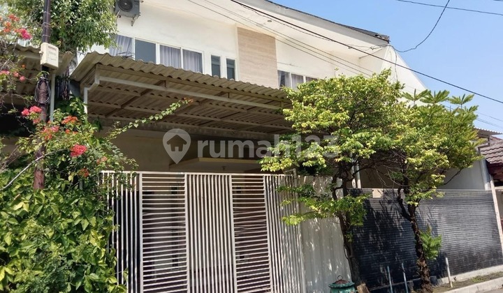 Rumah, 2 Lantai, SHM, di Surabaya Kota 1