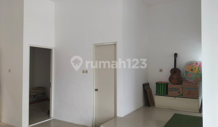 Rumah Butuh Minim Renovasi Unfurnished SHM Rungkut, Surabaya Rumah Butuh Minim Renovasi Unfurnished SHM Rungkut, Surabaya