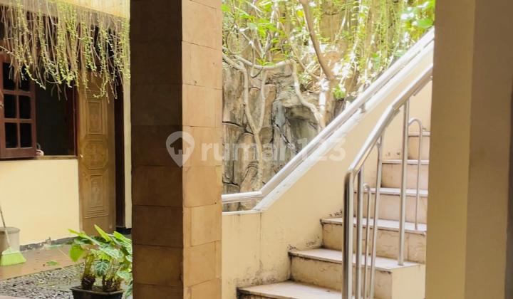 Rumah, 2 Lantai, SHM, di Surabaya Kota 2