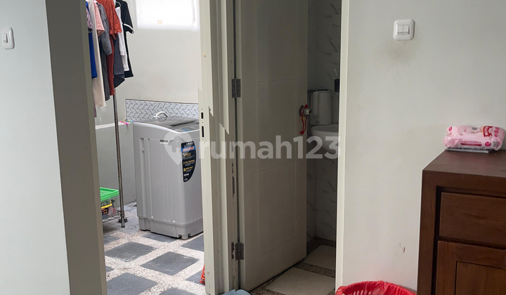 Rumah Butuh Minim Renovasi Unfurnished SHM Sutorejo, Surabaya