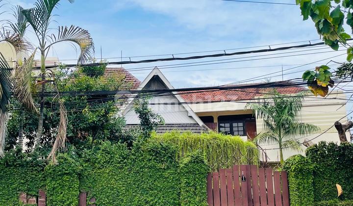 Rumah, 2 Lantai, SHM, di Surabaya Kota