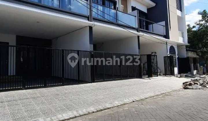 Rumah Bagus Unfurnished SHM Ketintang, Surabaya