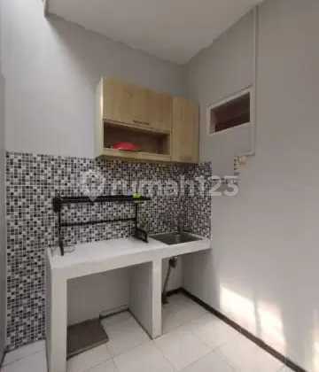 Rumah, 1 Lantai, HGB, di Surabaya Kota 2