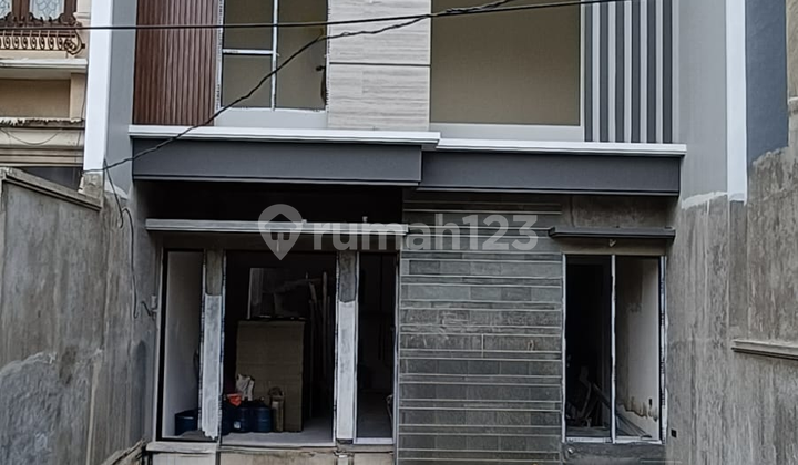 Rumah Bagus Unfurnished SHM Surabaya Kota, Surabaya 1
