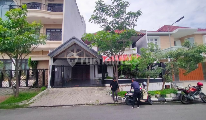 Rumah Butuh Minim Renovasi Unfurnished Sutorejo, Surabaya SHM