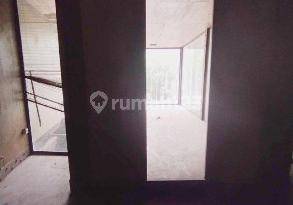 Rumah Butuh Renovasi Total Unfurnished SHM Surabaya Kota, Surabaya 2