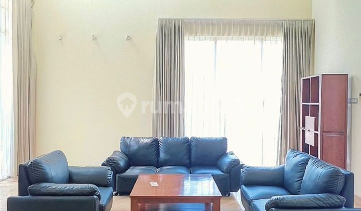 Rumah, 1 Lantai, SHM, di Pakuwon Indah 2