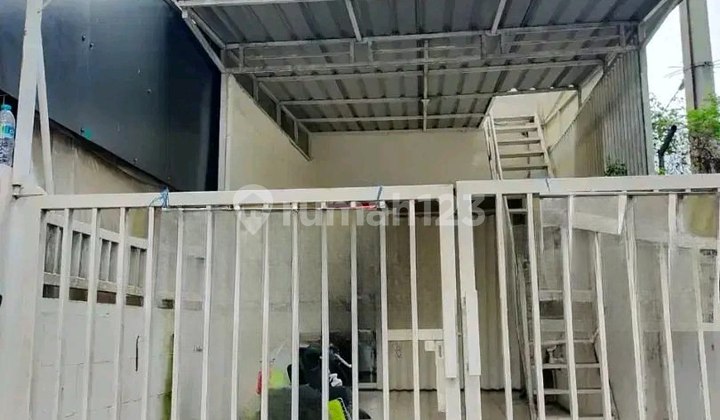 Good Ruko 72 m2 Freehold Title Jambangan, Surabaya 1