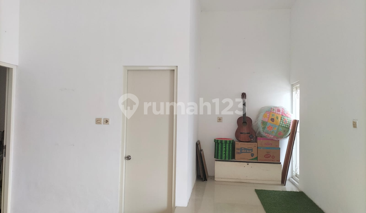 Rumah Butuh Minim Renovasi Unfurnished SHM Rungkut, Surabaya 2