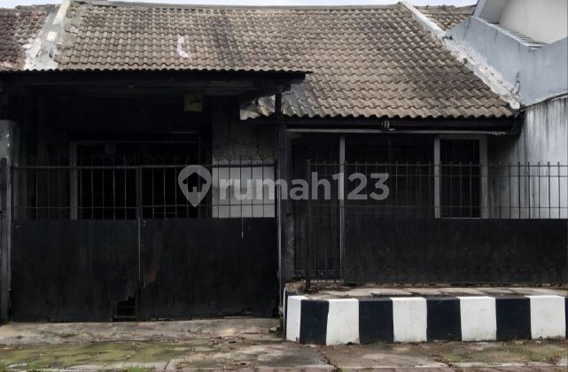 Rumah Raya Wiguna Strategis, Row Jalan 3 Mobil 1