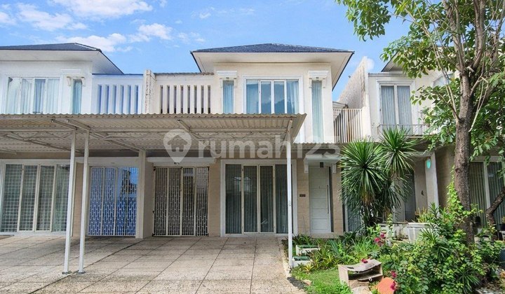 Rumah The Mansion, Pakuwon Indah Strategis, Fully Furnished 1