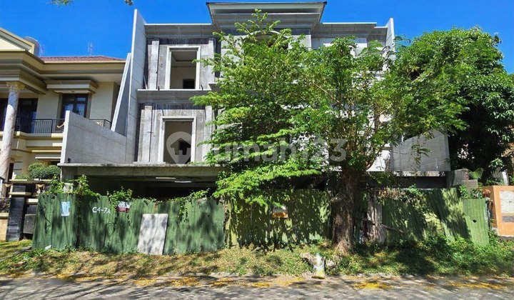 Rumah Villa Royal, Pakuwon City STRATEGIS, POOL, GARASI 3, CARPORT 2 2