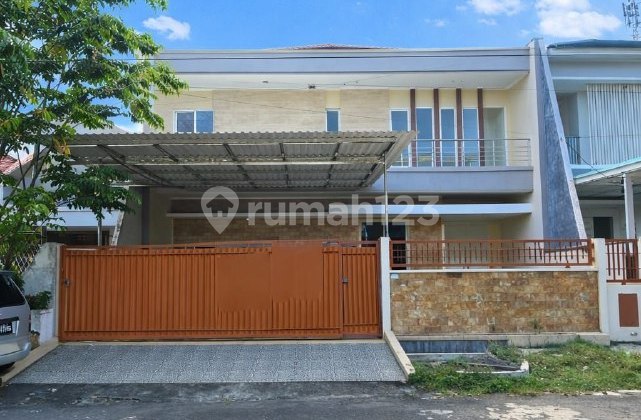 Rumah Dharmahusada Indah New, Minimalis, Siap Huni, Row Jalan 3 Mobil, Akses Pembantu Sendiri