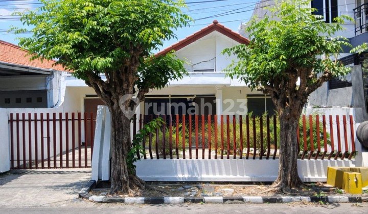 Rumah Darmo Permai Selatan Strategis 1