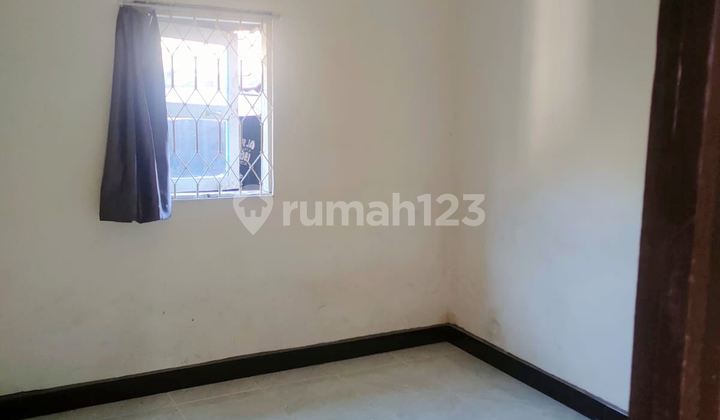 House for Sale in Gumuk Sukomanunggal Near Sejahtera Vocational School 2