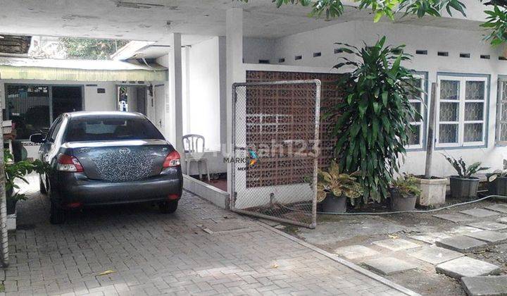 Dijual Rumah di Raya Karangmenjangan Cocok Untuk Kantor usaha 1