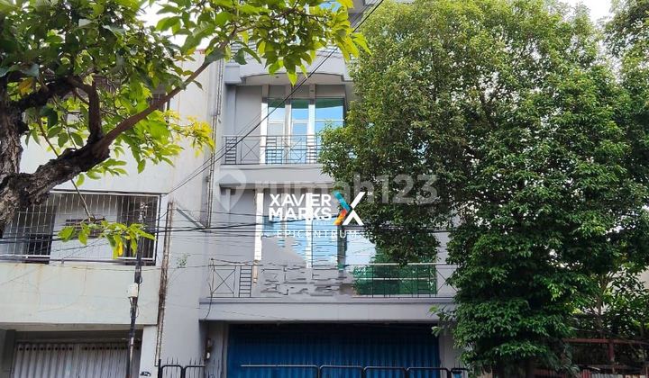 For Rent: Large Tiled Shop House, Suitable for Commercial Business Office. 1