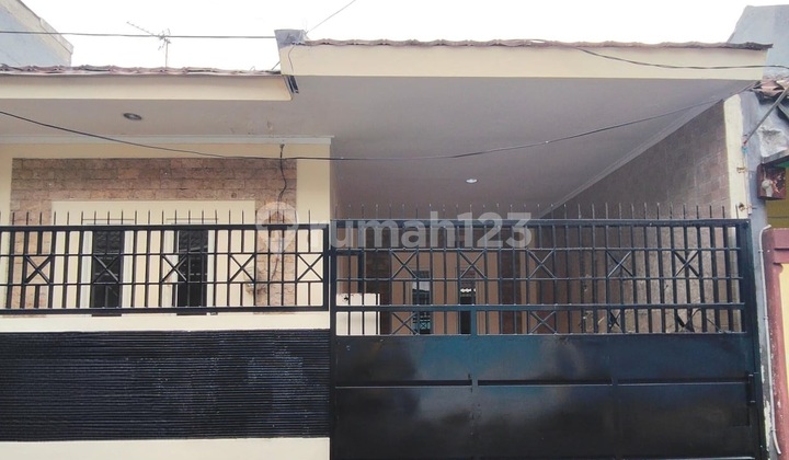 For Sale, Ready-to-Occupy House Near Ploso Tambaksari 1