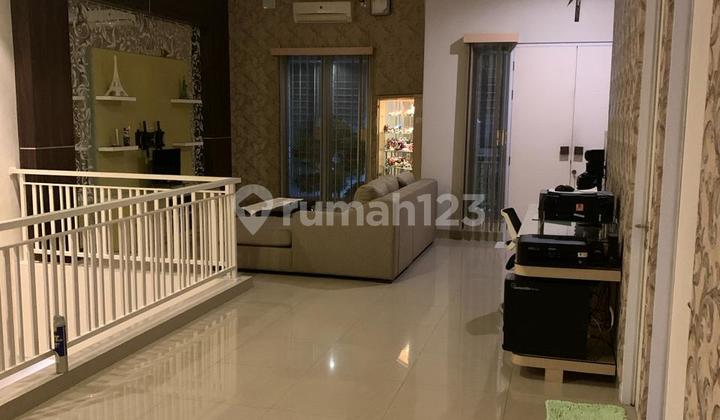 Dijual Rumah Terawat di Manyar Full Furnished Siap Huni 2