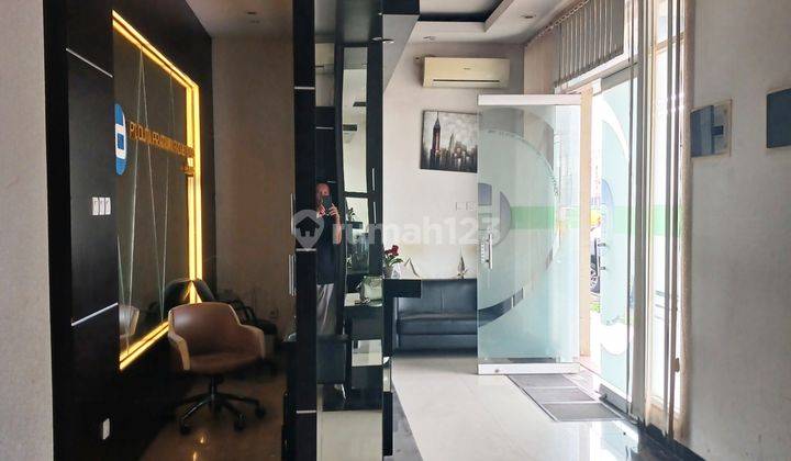 Ruko Celebration Boulevard 2 Unit 3,5 Lantai Ex Kantor Semi Furnished  2