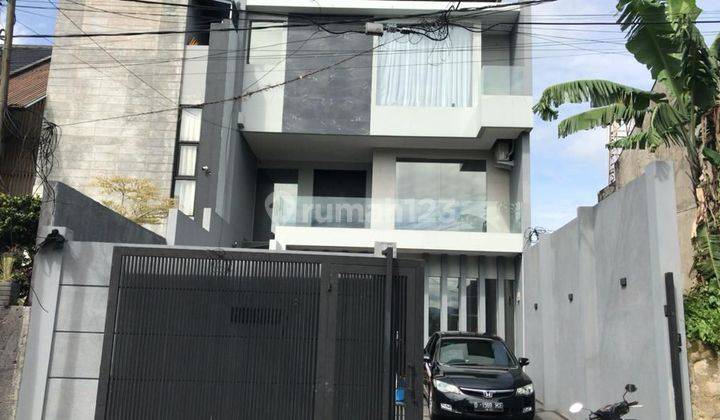 Rumah Mewah di Jalan cipaku indah Setiabudi Kota Bandung 1